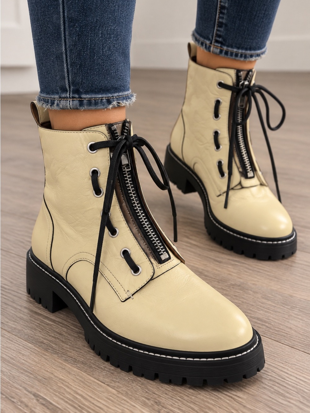 Rag & Bone Cannon crinkle leather combat boots in antique white Sz
7.